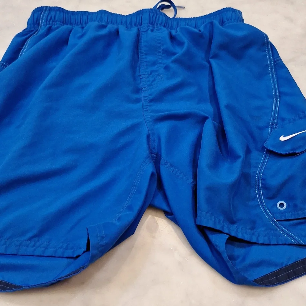 Nike Blue Swim Suit Trunks Sz Med Athletic Shorts Lightweight Performance Surf‎